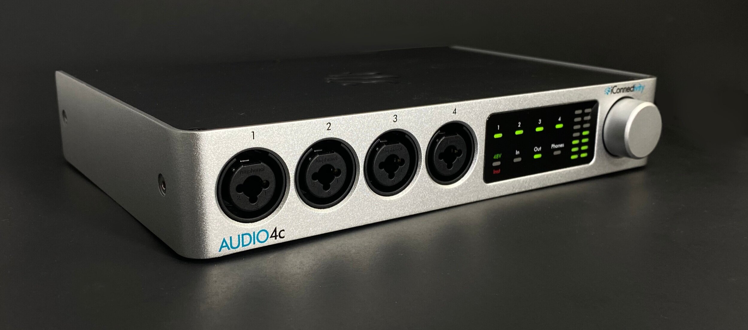AUDIO4c - audio interface for streaming, performance, and